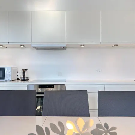 Modern Spacious 3 Bedroom At Ricahrd Mortensens Vej With Balcony Close To The Royal Arena And Fields Kopenhag