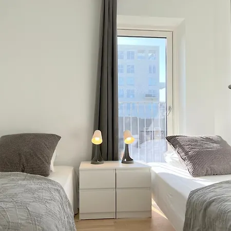 Modern Spacious 3 Bedroom At Ricahrd Mortensens Vej With Balcony Close To The Royal Arena And Fields Kopenhag